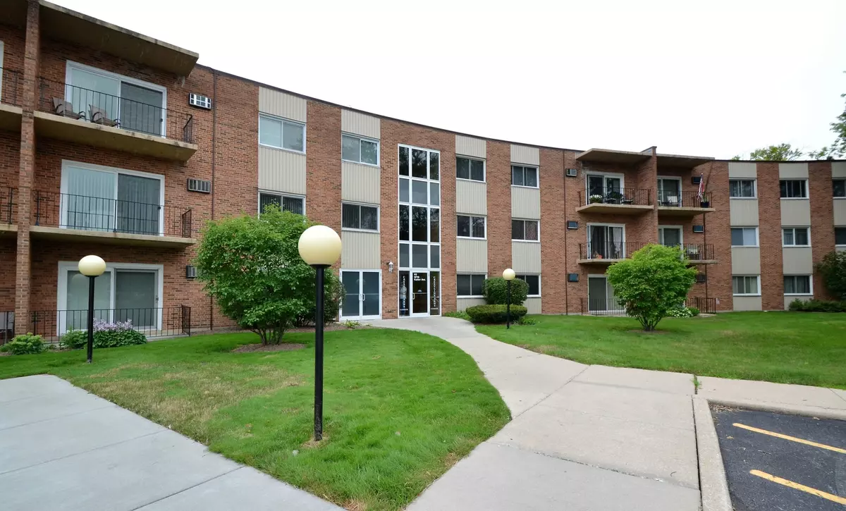 Oak Lawn, IL 60453,9716 S Karlov AVE #2-301