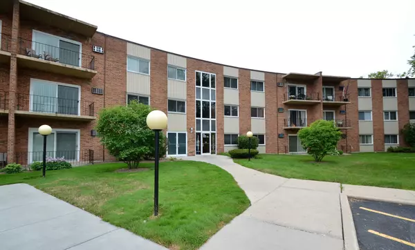 9716 S Karlov AVE #2-301, Oak Lawn, IL 60453