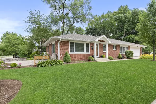 29 W 13TH AVE, Naperville, IL 60563