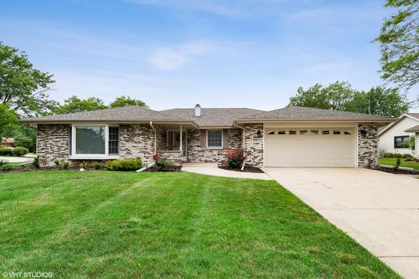 320 Glenridge LN, Schaumburg, IL 60193