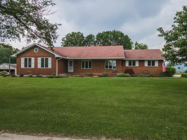 312 N Main ST, Arrowsmith, IL 61722