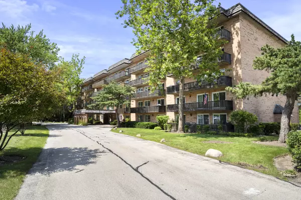 505 REDONDO DR #501, Downers Grove, IL 60516