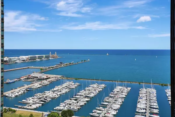 Chicago, IL 60601,155 N HARBOR DR #2203-2204