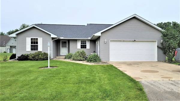 205 Wilsey LN, Sidney, IL 61877