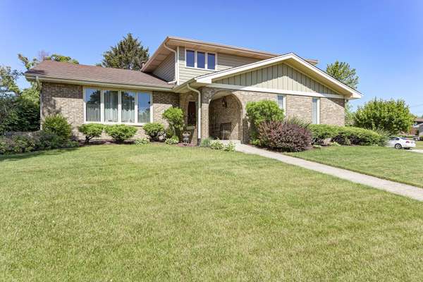 14330 Creek Crossing DR, Orland Park, IL 60467