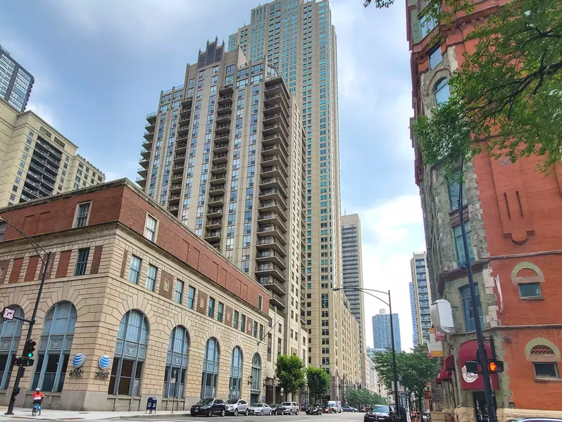 635 N DEARBORN ST #1606, Chicago, IL 60654