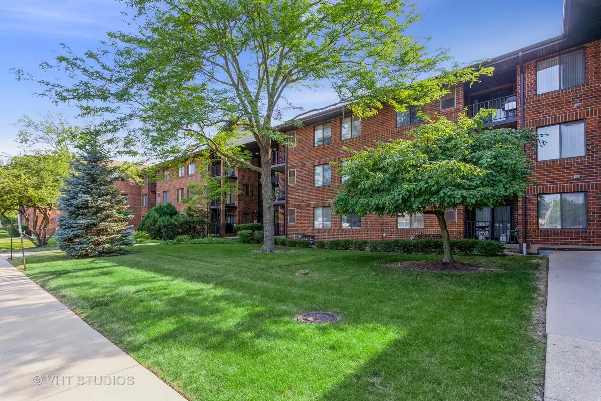 Westmont, IL 60559,5703 S Cass AVE #304