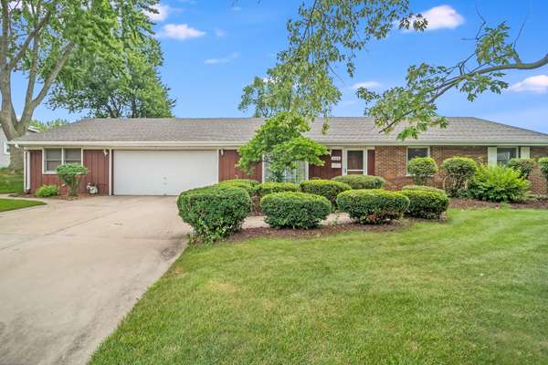 10211 Hiawatha TRL, Orland Park, IL 60462