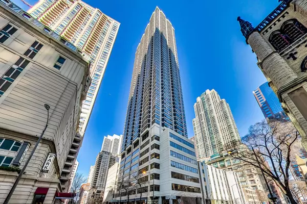 30 E HURON ST #5605, Chicago, IL 60611