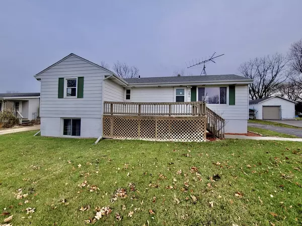 3672 Renfro RD, Cherry Valley, IL 61016