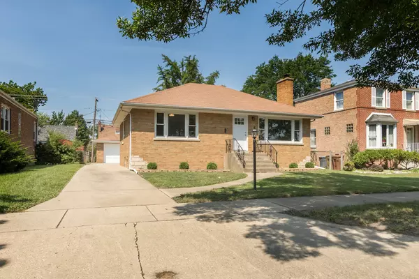 2426 S 1st AVE, North Riverside, IL 60546