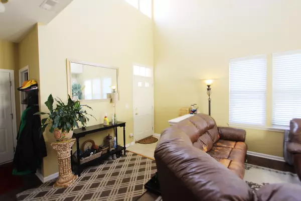 Lindenhurst, IL 60046,2888 FALLING WATERS DR