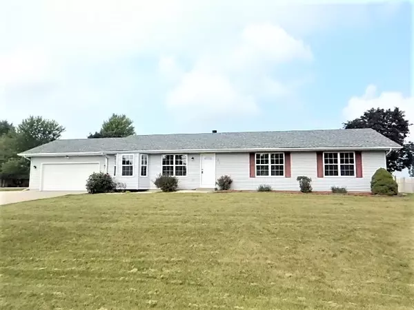 203 MARY ANN DR, Somonauk, IL 60552