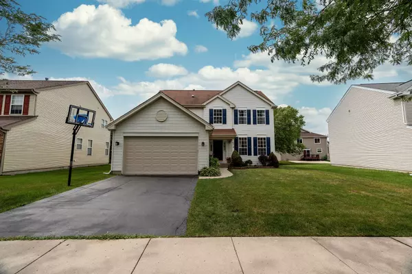 6711 Pine LN, Carpentersville, IL 60110