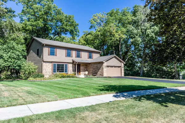 1295 W Bauer RD, Naperville, IL 60563