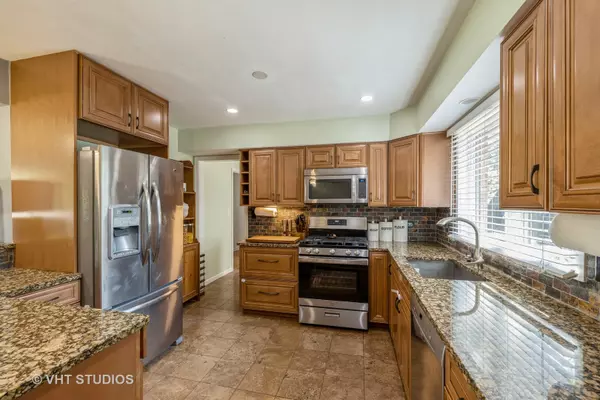 La Grange Highlands, IL 60525,11021 Linn CT