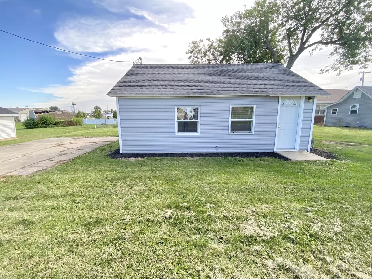 Gifford, IL 61847,111 S West ST