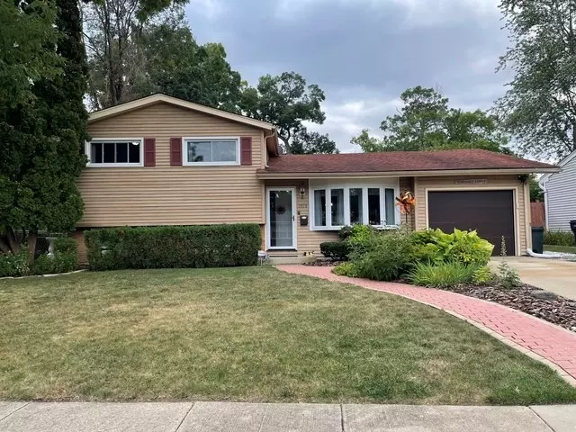 Waukegan, IL 60087,1919 HERBERT DR