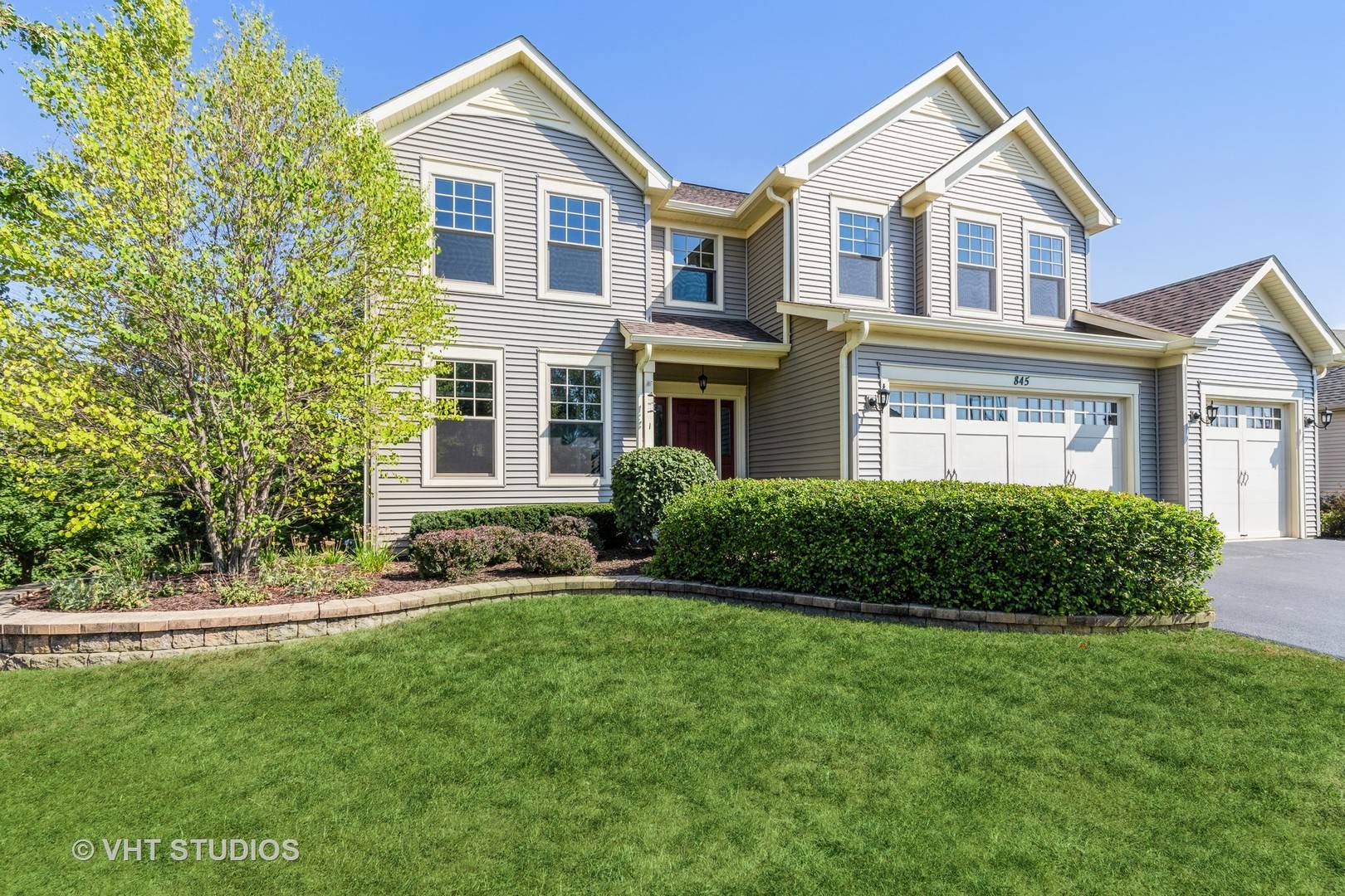 845 Woodland DR, Antioch, IL 60002