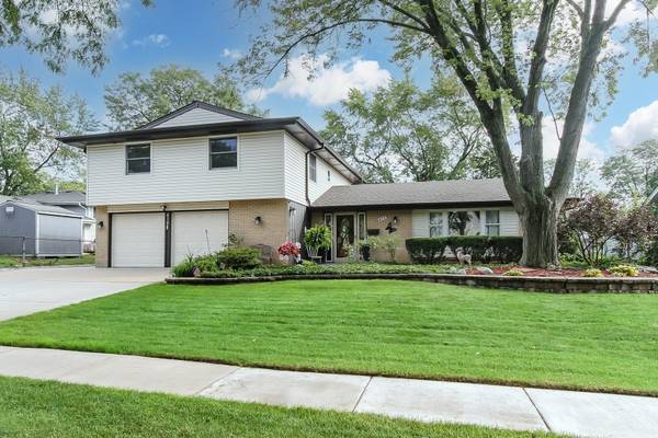 819 Georgean LN, Schaumburg, IL 60193