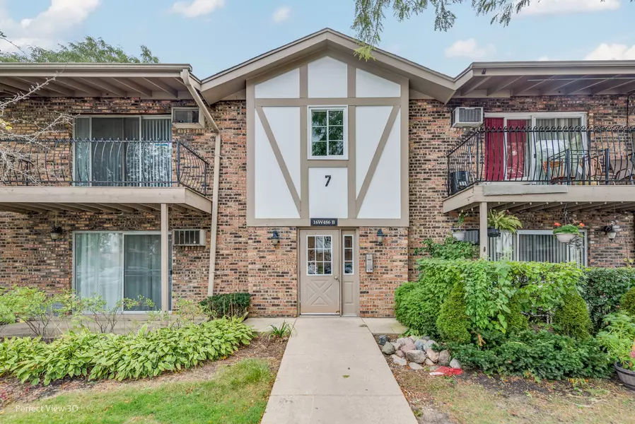 16W486 Lake DR #205, Willowbrook, IL 60527