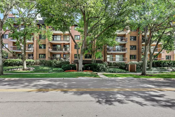 Highland Park, IL 60035,1695 2nd ST #207