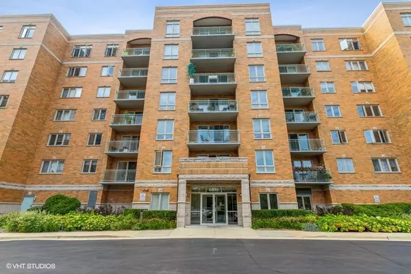 6815 Milwaukee AVE #408, Niles, IL 60714