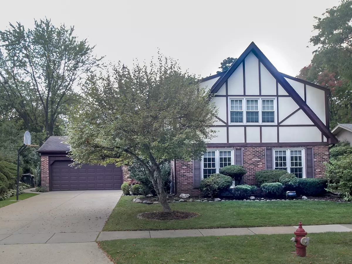 Arlington Heights, IL 60004,1011 E Waverly DR