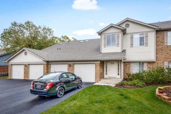 1529 Commodore CT #1, Schaumburg, IL 60193