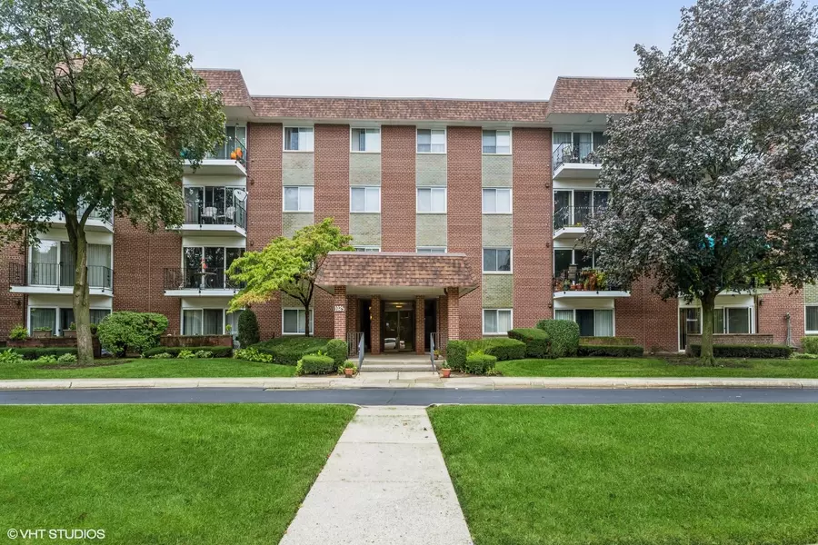 1025 S Fernandez AVE #1U, Arlington Heights, IL 60005