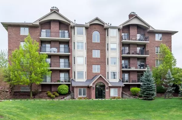 6655 S Cass AVE #5D, Westmont, IL 60559