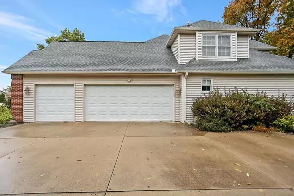 Mahomet, IL 61853,1518 River Bluff DR