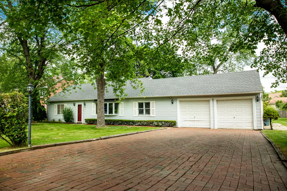 La Grange Highlands, IL 60525,1712 W 54th PL