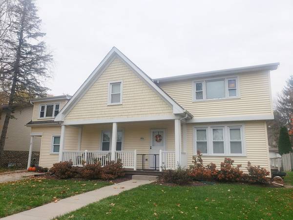 926 Madison AVE, Wauconda, IL 60084