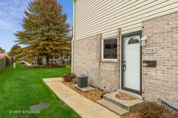 7718 W 159th PL #7718, Tinley Park, IL 60477