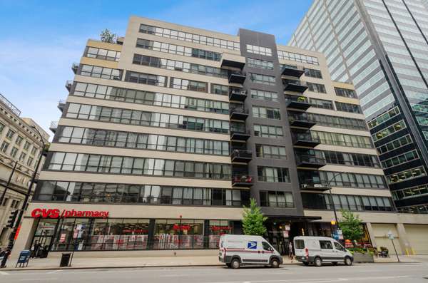 130 S Canal ST #707, Chicago, IL 60606