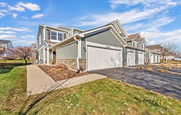 2464 Golf Ridge CIR #2464, Naperville, IL 60563