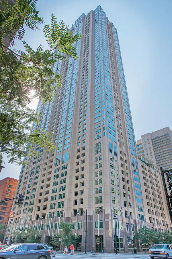 33 W Ontario ST #48G, Chicago, IL 60654