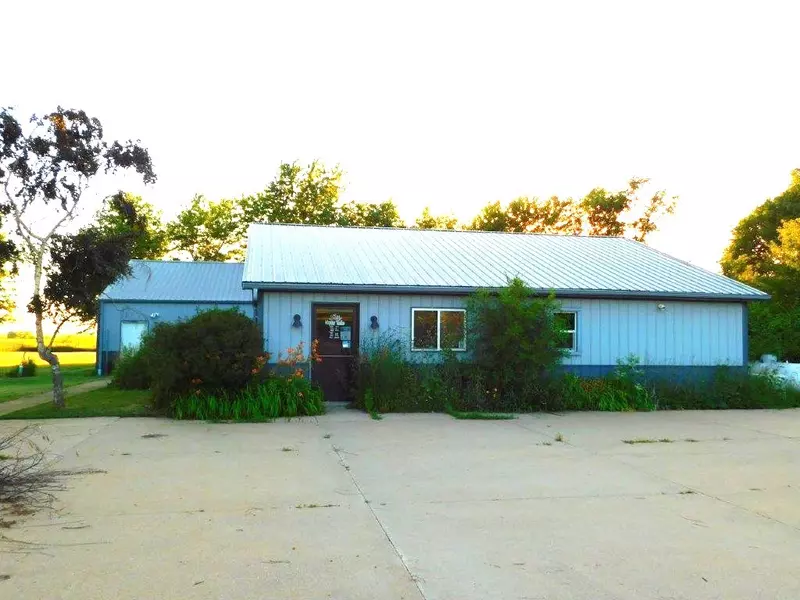 29005 N 1100 East RD, Blackstone, IL 61313