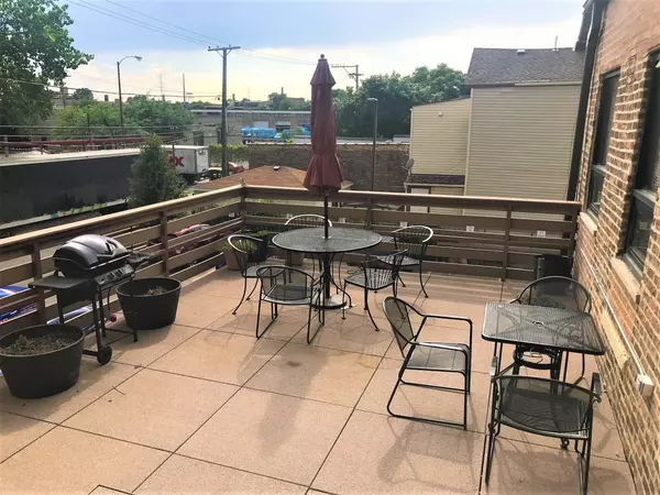 Chicago, IL 60612,2045 W Grand AVE #100