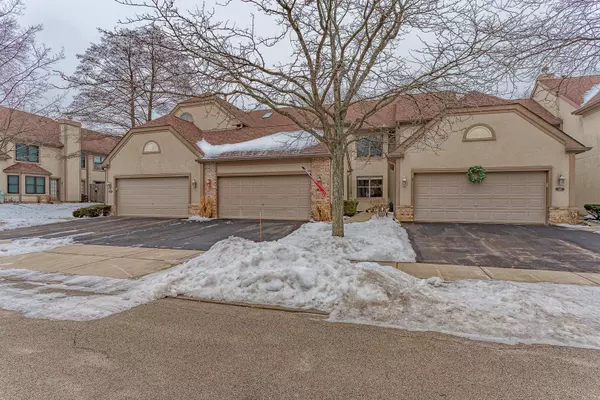 127 Barton CIR #53, Schaumburg, IL 60194