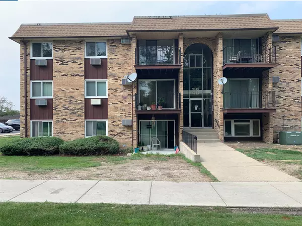 1045 Higgins Quarters DR #4-301, Hoffman Estates, IL 60169