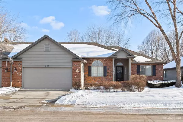 297 Presidential LN, Elgin, IL 60123