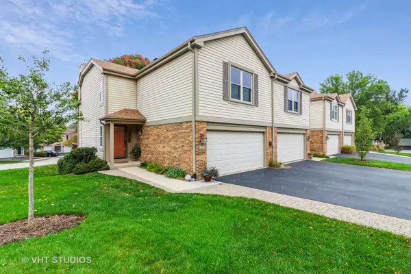 445 River Front CIR, Naperville, IL 60540