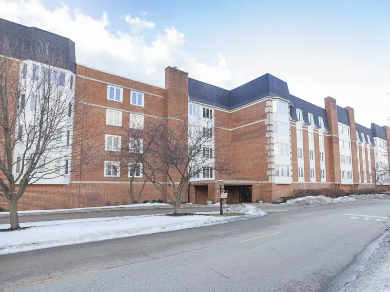 50 Lake BLVD #649, Buffalo Grove, IL 60089