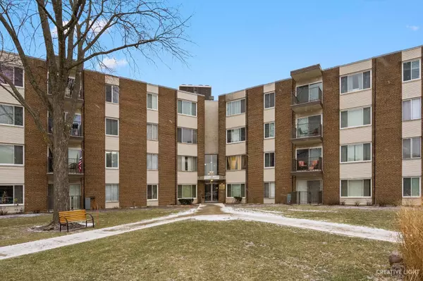 140 W Wood ST #426, Palatine, IL 60067