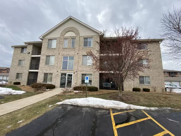 6840 Ridge Point DR #1B, Oak Forest, IL 60452