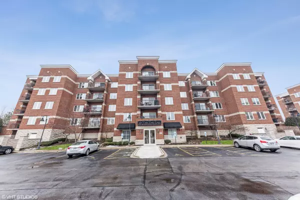 3401 N Carriageway DR #504,  Arlington Heights,  IL 60004