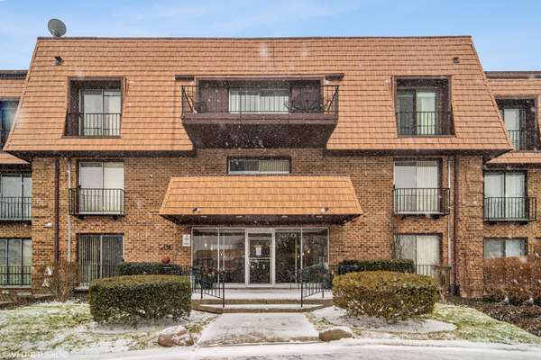 3950 Dundee RD #206C, Northbrook, IL 60062