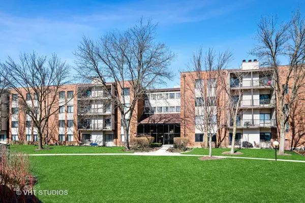 3050 Pheasant Creek DR #302, Northbrook, IL 60062